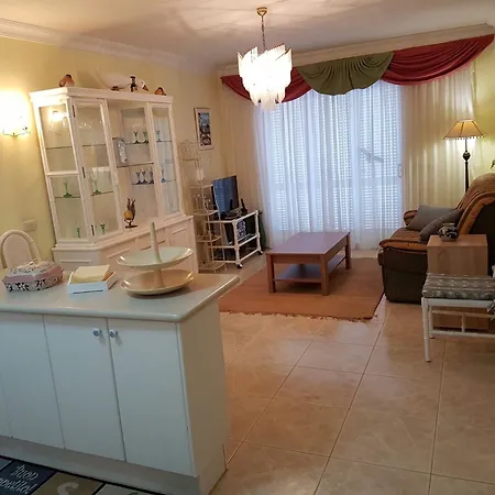 With One In Puerto De La Cruz, With Pool Access, Furnis Apartment Puerto de la Cruz (Tenerife)